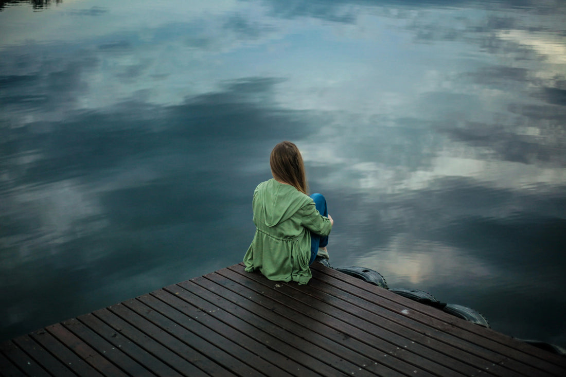 7 Best Essential Oils to Chill Out Anxiety (Because Life Is Hard Enough!) - Delune 